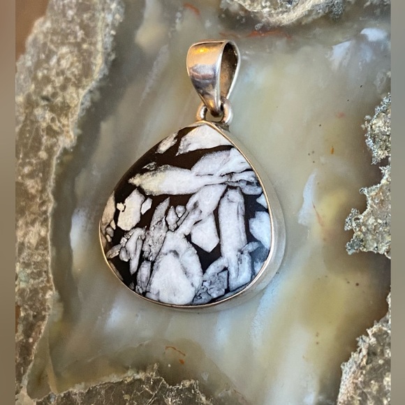 Earth Art hand crafted artisan Jewelry - Genuine Rare Chrysanthemum Gemstone, 925 Sterling Silver Pendant